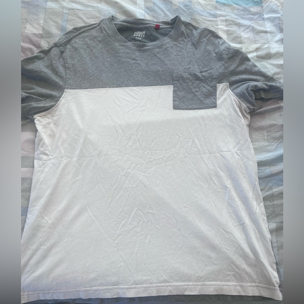 Men’s Hudson North Grey and white colorblock pocket tee size Large 100% cotton
